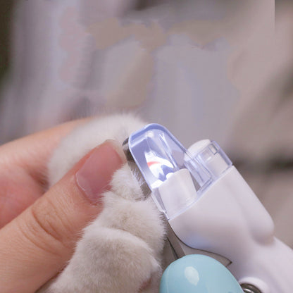 Light-up cat nail clippers with comfortable grip